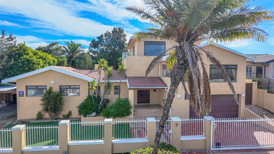 4 Bedroom Property for Sale in Flamingo Vlei Western Cape